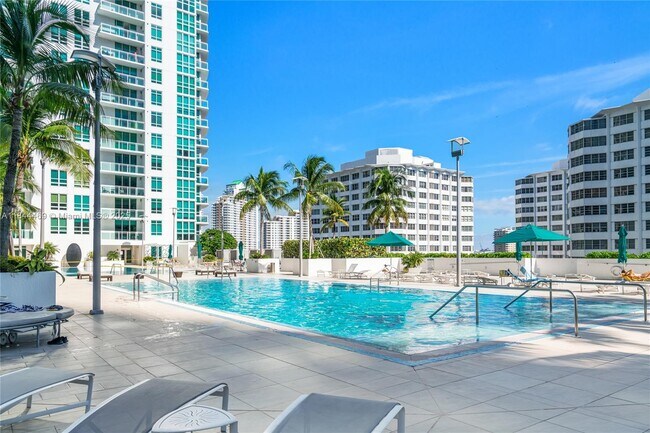 Building Photo - 951 Brickell Ave
