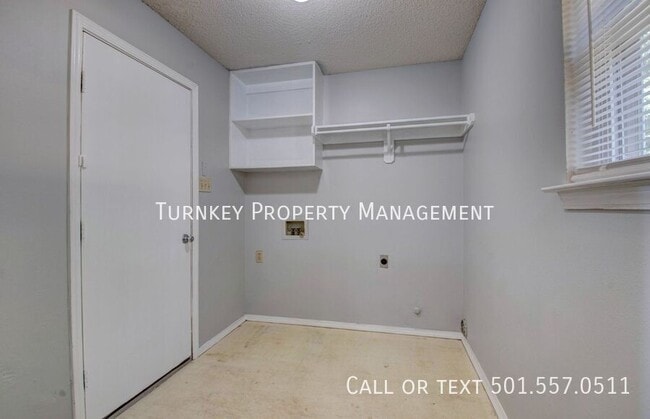 Building Photo - 1424 Mesquite Dr