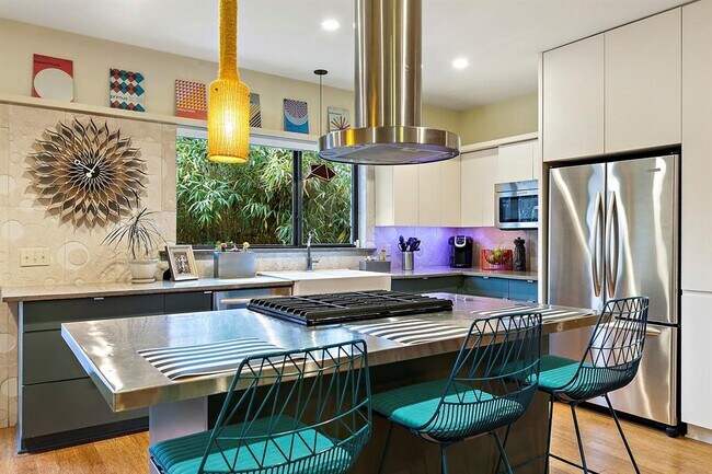 Building Photo - 805 Cumberland Rd