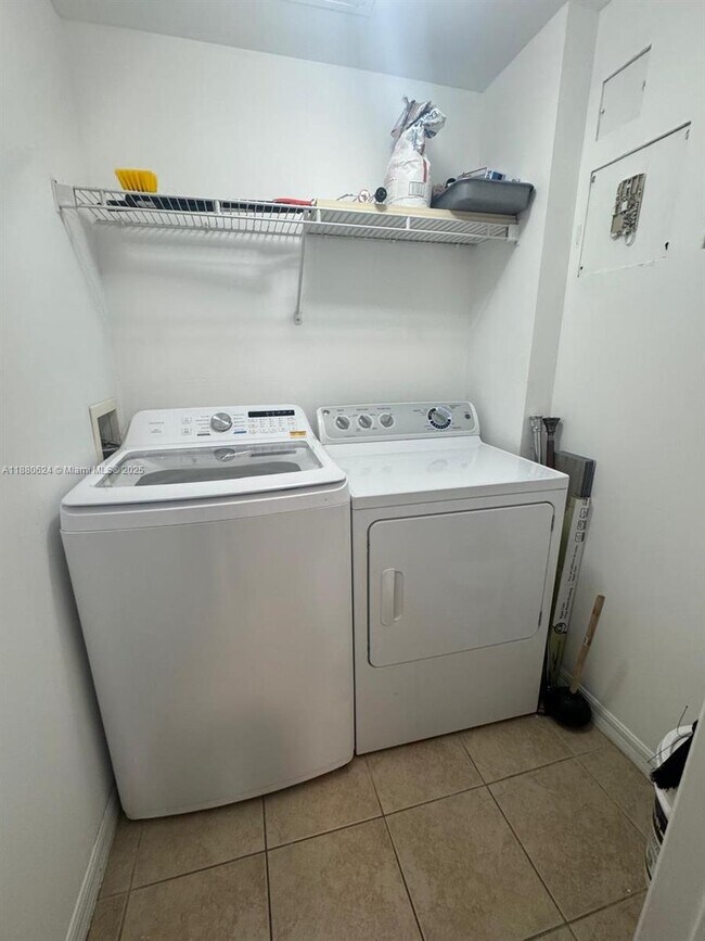 Building Photo - 9172 Collins Ave