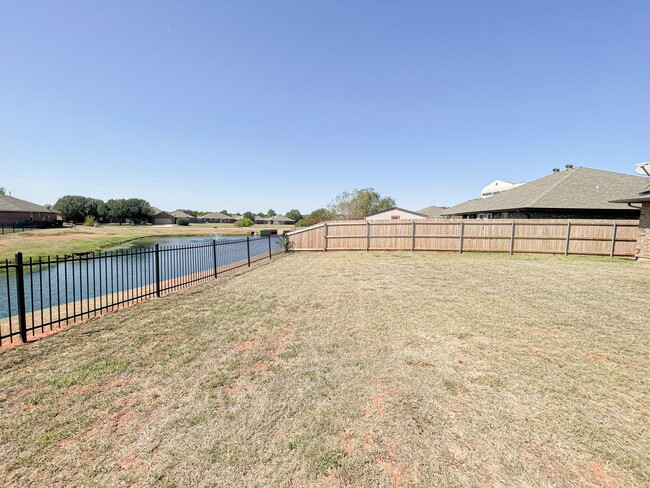 Building Photo - 3 Bed - 2 Bath - 2 Car Garage in OKC! FULL...