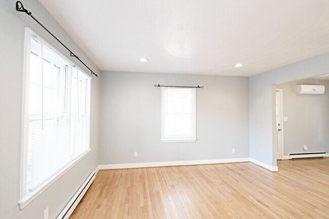 Building Photo - Nicely Updated Duplex Near UVA Medical Center