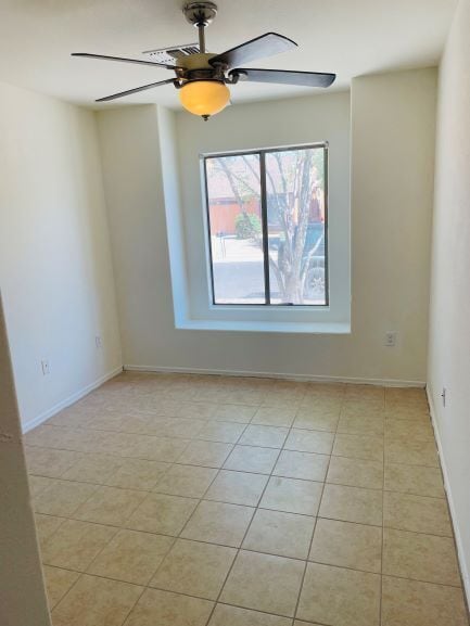 Building Photo - House For Rent