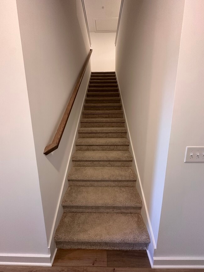 Building Photo - 700 Dreamers Private Ln