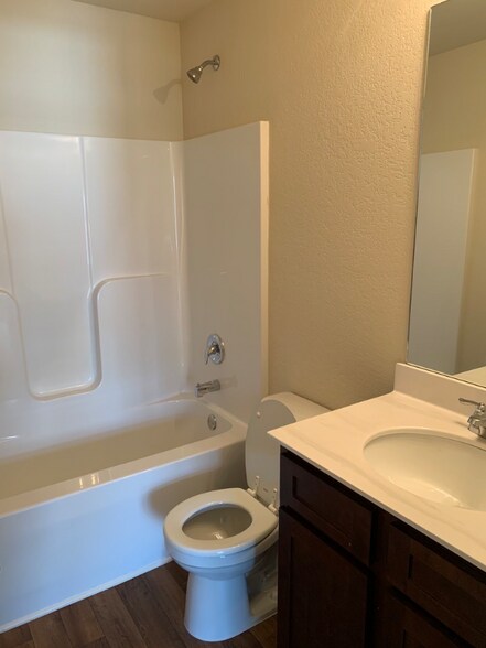 Building Photo - 821 Independence Ave