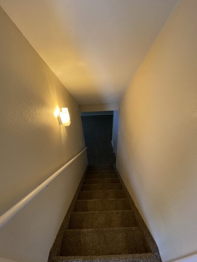 Building Photo - DON'T MISS!! 3BD/2BA Single Family Home in Parker, Water & Mowing Included!!!!