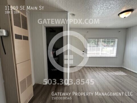 Building Photo - 11509 SE Main St