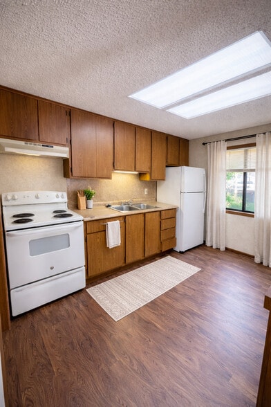 Kitchen - Swanbrook Manor Apartments