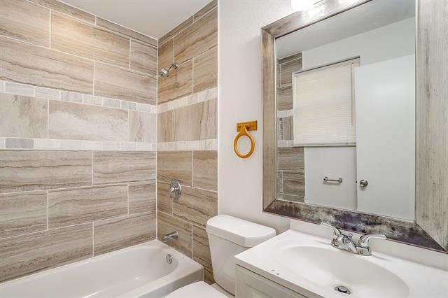 Building Photo - 2316 Roosevelt Ave