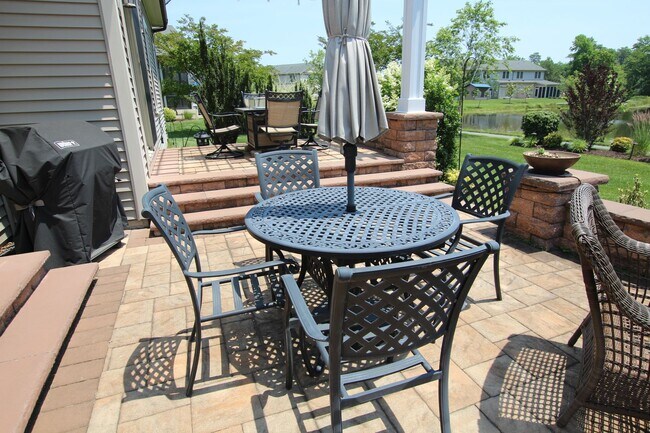 Building Photo - Beautiful Furnished Home Close to Bethany ...