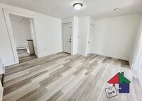 Building Photo - 94 Malletts Bay Ave