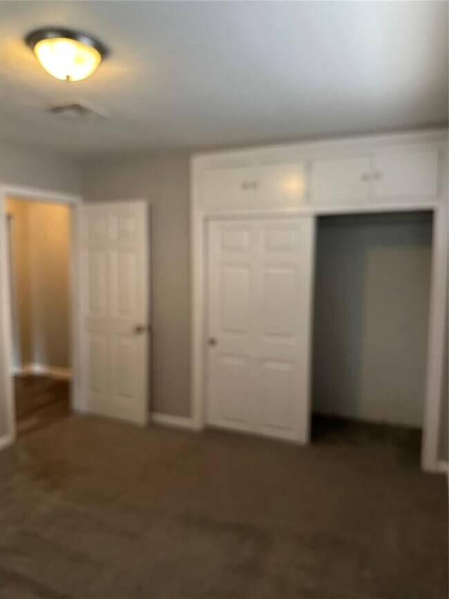 Building Photo - 220 W Jacobs Dr