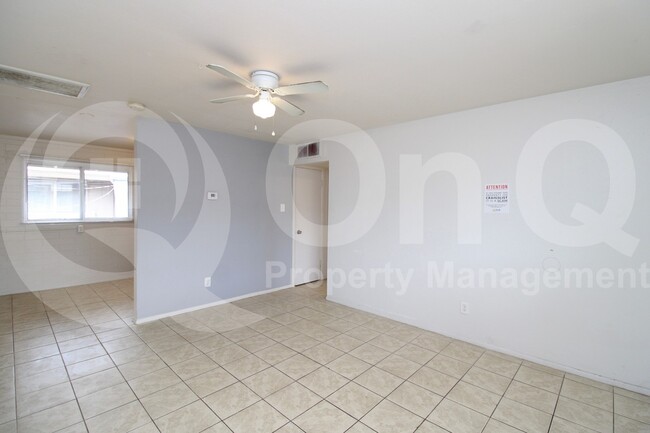 Building Photo - 3122 E Hubbell St