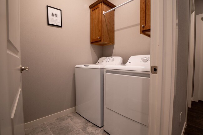 Building Photo - Charming 3-bedroom, 2-bathroom home located in the beautiful Pea Ridge, AR