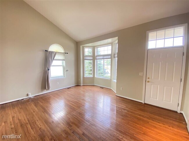 Building Photo - 6710 Summerdale Ct E