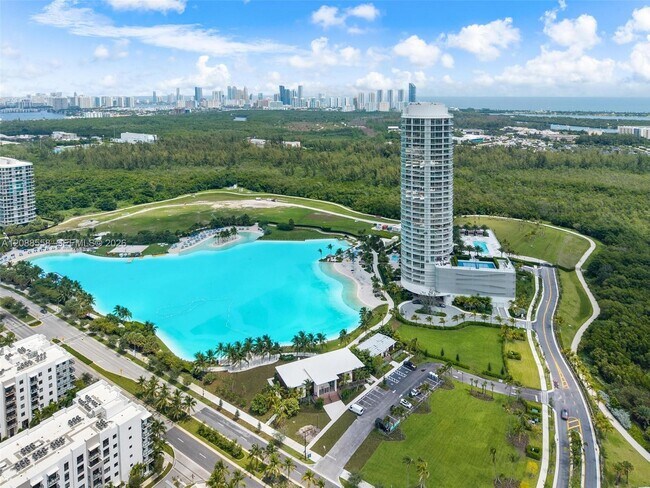 Building Photo - 2411 Laguna Cir