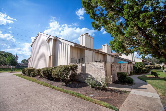 Primary Photo - 3162 Windchase Blvd