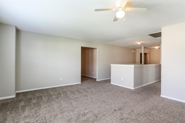 Building Photo - 9885 Hyacinth Way