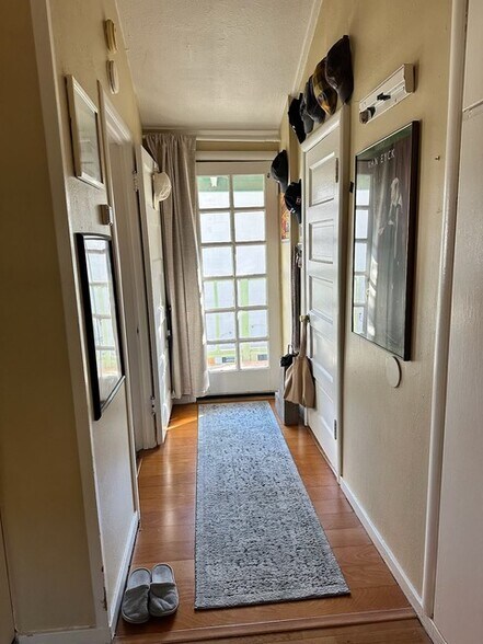 Building Photo - 222 D St