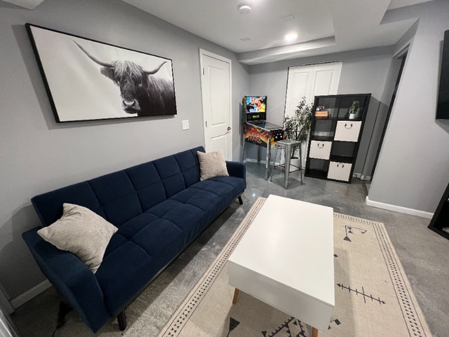 Building Photo - 1560 S Stickney St