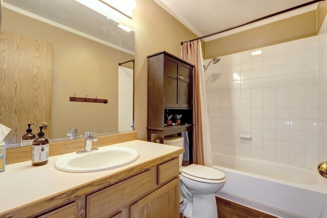 Building Photo - East Anchorage Home Near Trails & Parks; W/D in unit, Garage, Fenced Yard; Quick Access to JBER