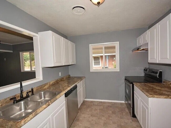 Building Photo - 1846 Derby Dr