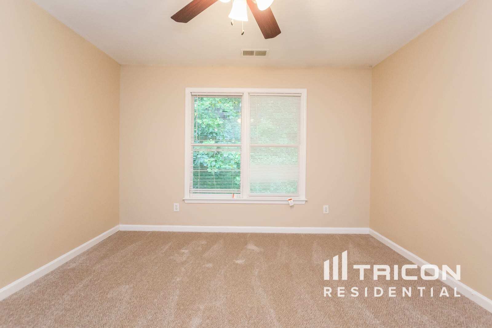 Building Photo - 4311 Hill View Dr