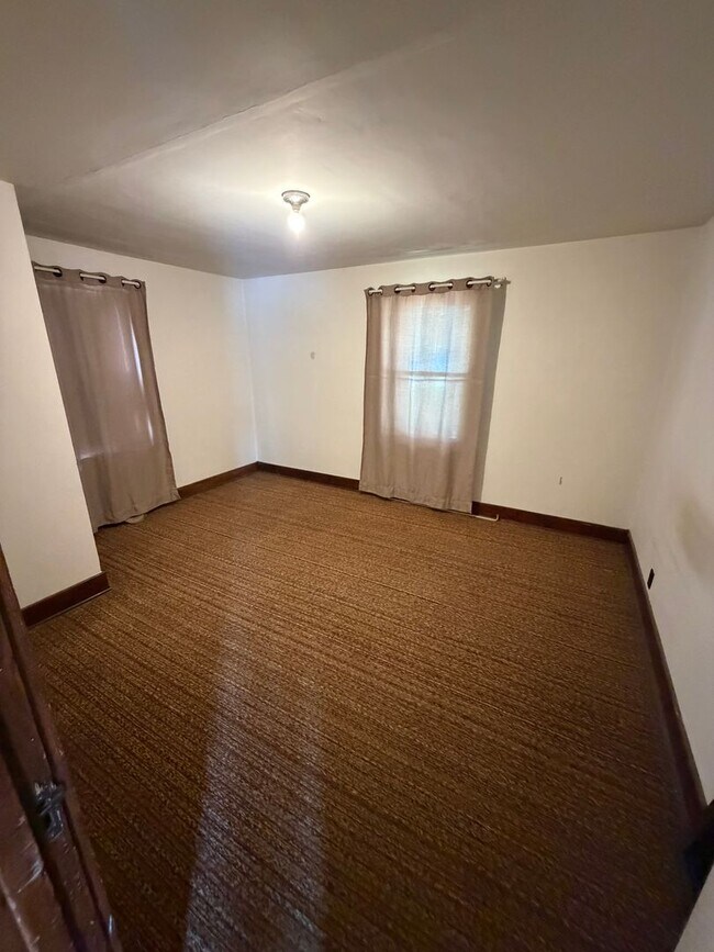 Building Photo - 4 Bed 1 Bath Single Family Home in Colby