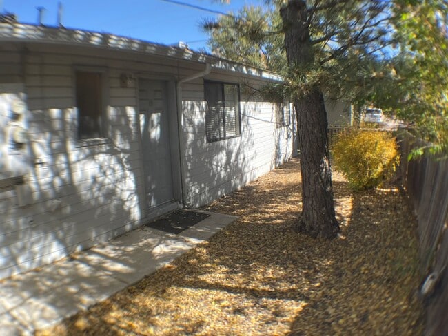 Building Photo - Delightful 2 bedroom 1 bathroom home in Sunnsyside!