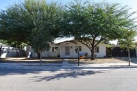 Building Photo - 256 Yale Ave