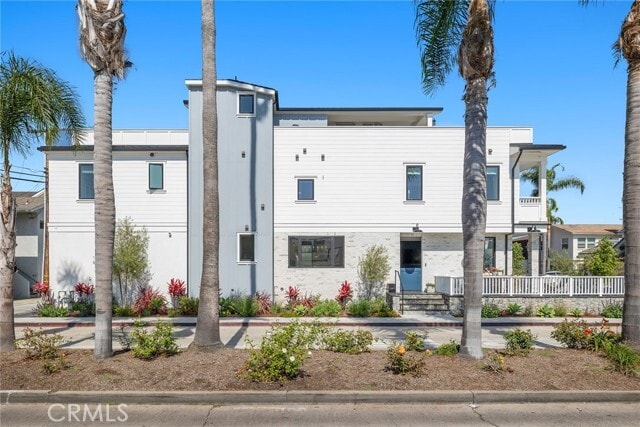 Building Photo - 201 Opal Ave