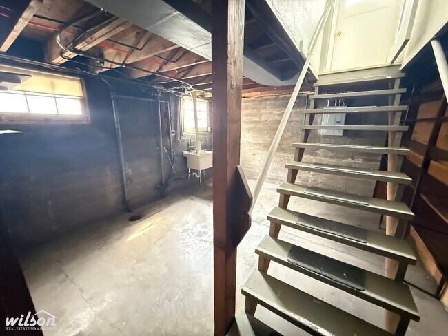 Building Photo - 1522 Browne Ave