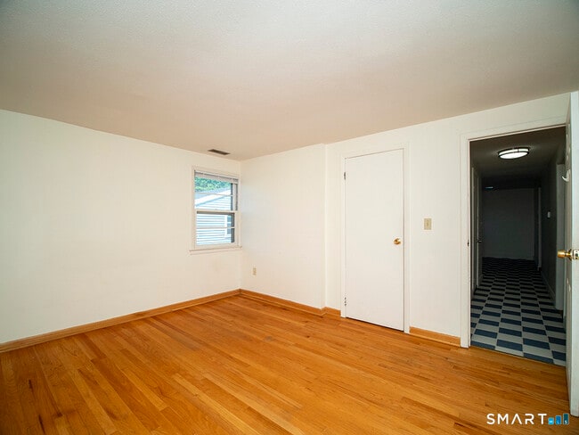 Building Photo - 38 Landin St