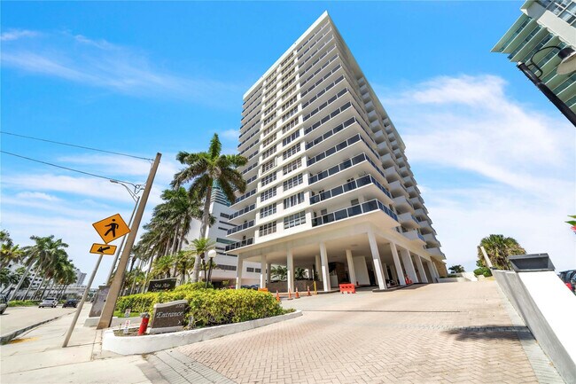 Building Photo - 3725 S Ocean Dr