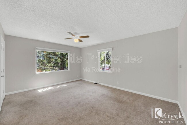 Building Photo - 505 Laurel St