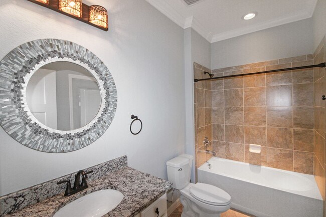 Building Photo - Sarasota National Annual Pool Home for Rent