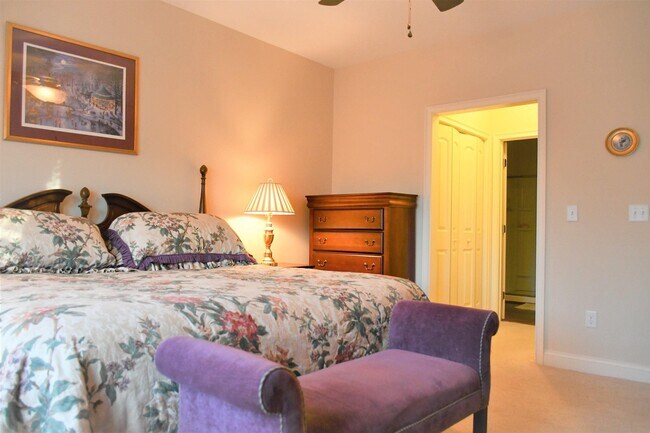 Building Photo - 80 Carriage Way