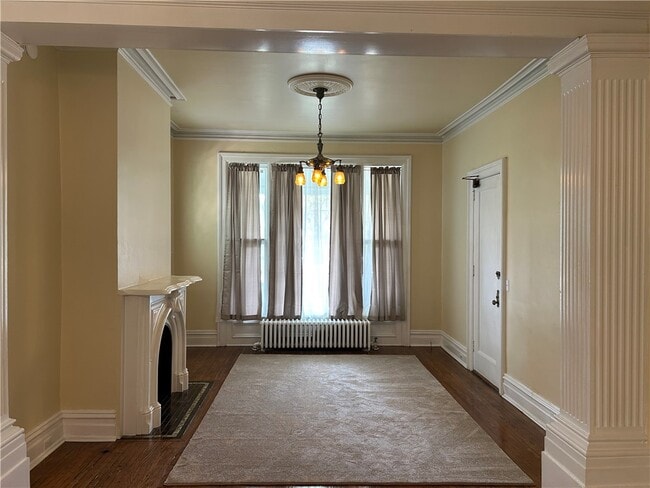 Building Photo - 401 Maple Ave