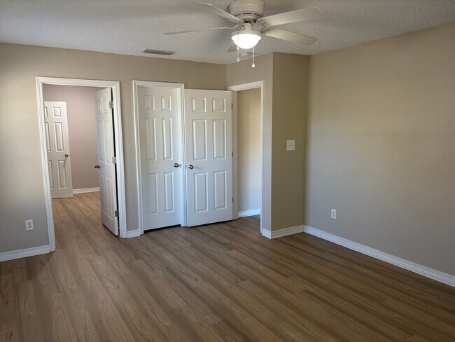 Building Photo - 11338 Herschel Loop