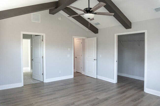Building Photo - 1418 Landon Hills Dr
