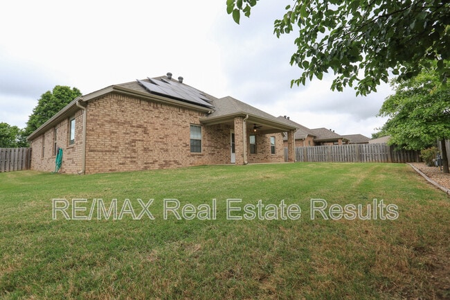 Building Photo - 3505 SW Cranbrook Ave