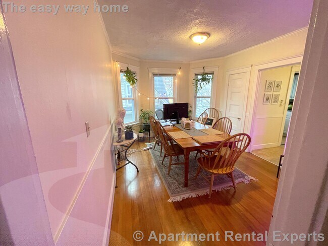 Building Photo - 18 Sanborn Ave