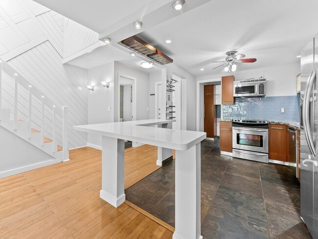 Building Photo - 2226 Nova Village Dr