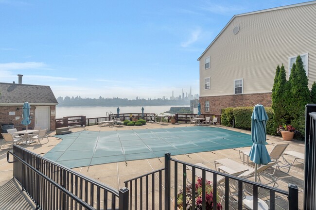 Building Photo - 66 Bergen Ridge Rd