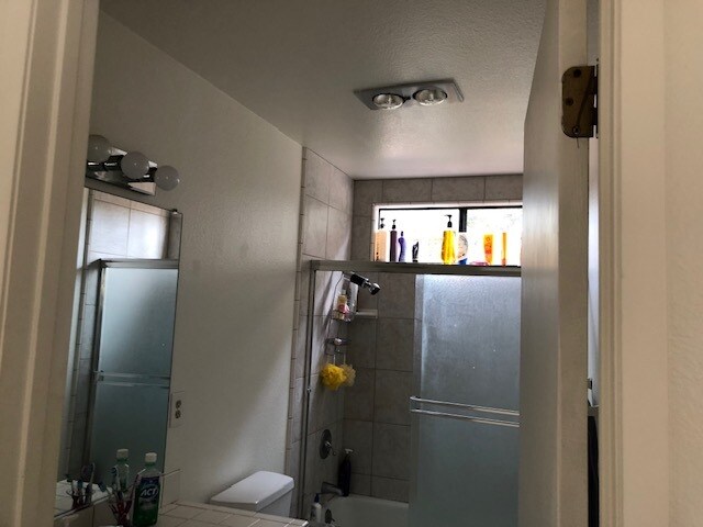 2 full baths - 528 Hathway Ave