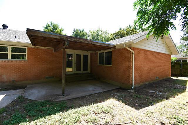 Building Photo - 1015 Mitchell Rd