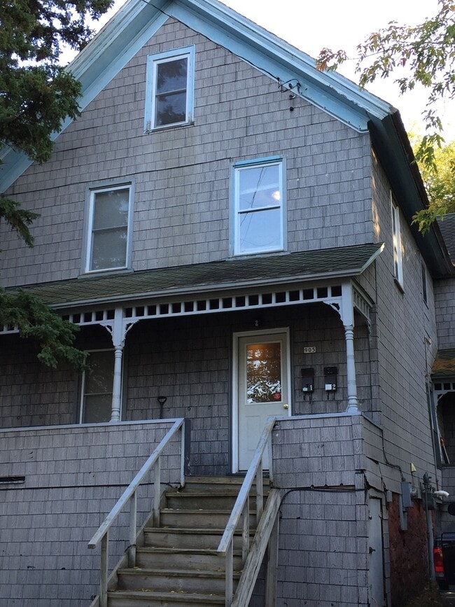 Building Photo - 905 Ruby Ave
