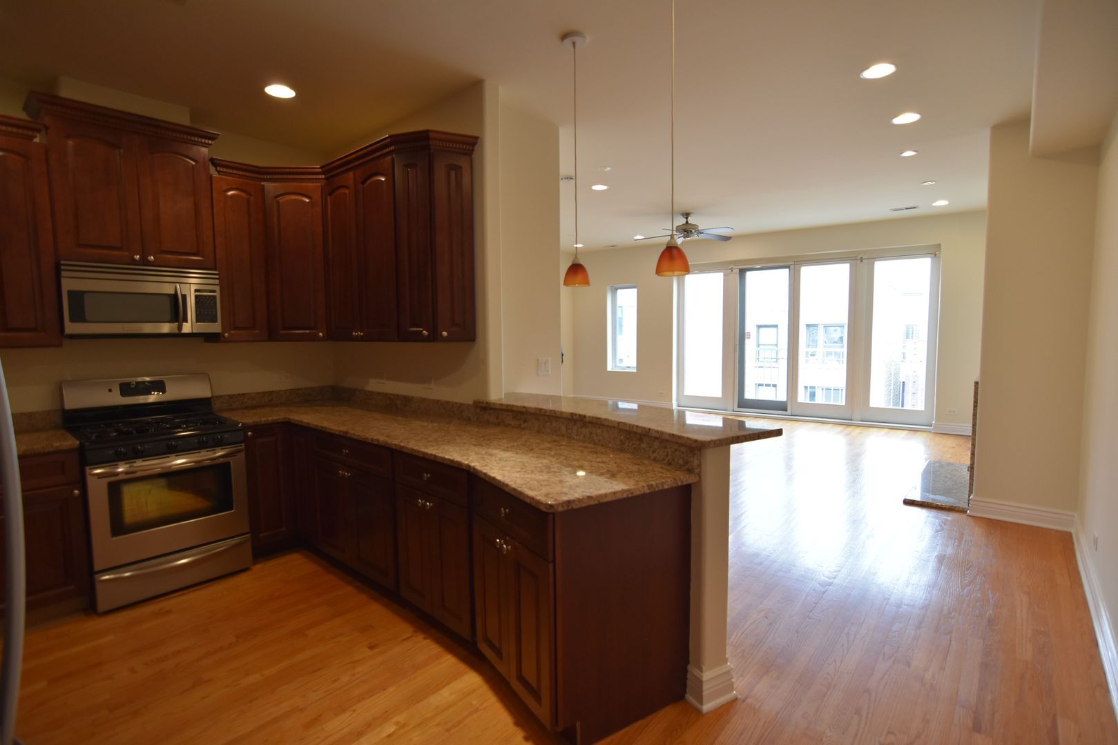 Building Photo - 5140 N Clark St