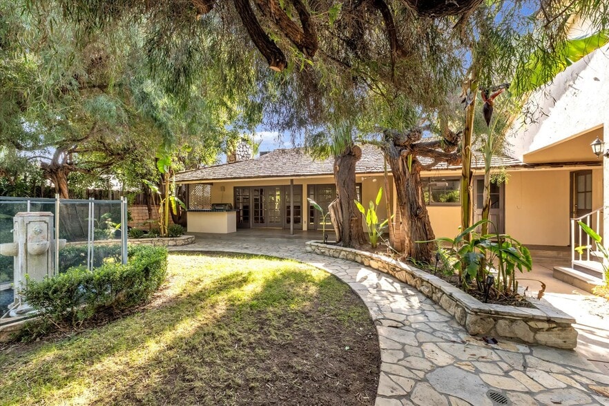 Building Photo - 16553 Hartsook St