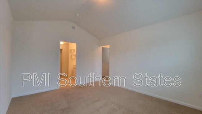 Building Photo - 31 Moorlyn Ln